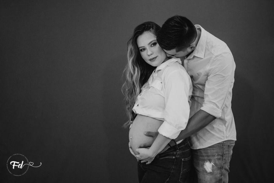 ensaio de gestante; fotos de gravida em estudio; estudio de fotos em campo grande; fotos fran duailibi; fotografa campo grande; fotografo de gestante; ensaio com chapeu; ensaio criativo gestante; fotos de gravida; maternidade; ensaio sozinha de gestante; 