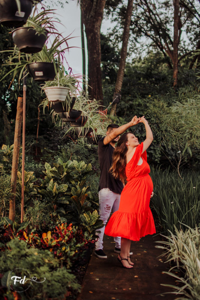 ensaio de gestante; fotos de gravida em externo; estudio de fotos em campo grande; fotos fran duailibi; fotografa campo grande; fotografo de gestante; ensaio na floricultura gravida; ensaio criativo gestante; fotos de gravida; maternidade;