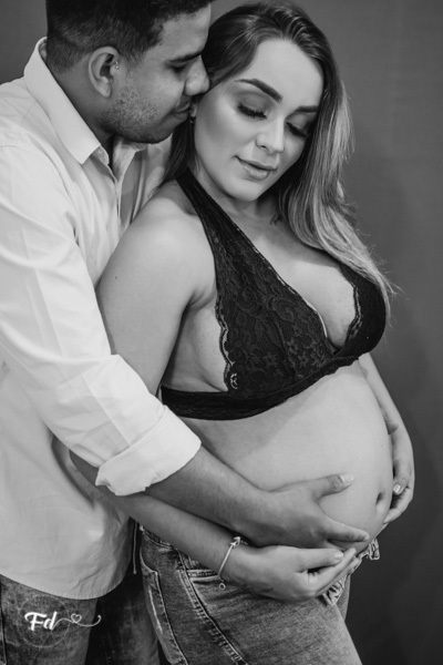 ensaio de gestante; fotos de gravida em estudio; estudio de fotos em campo grande; fotos fran duailibi; fotografa campo grande; fotografo de gestante; ensaio com chapeu; ensaio criativo gestante; fotos de gravida; maternidade; ensaio sozinha de gestante; 