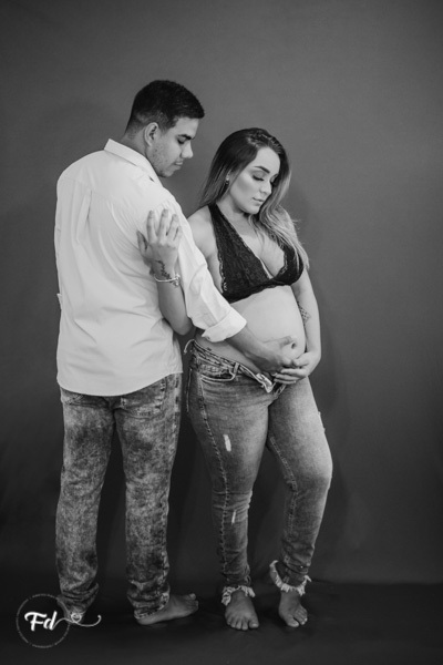 ensaio de gestante; fotos de gravida em estudio; estudio de fotos em campo grande; fotos fran duailibi; fotografa campo grande; fotografo de gestante; ensaio com chapeu; ensaio criativo gestante; fotos de gravida; maternidade; ensaio sozinha de gestante; 