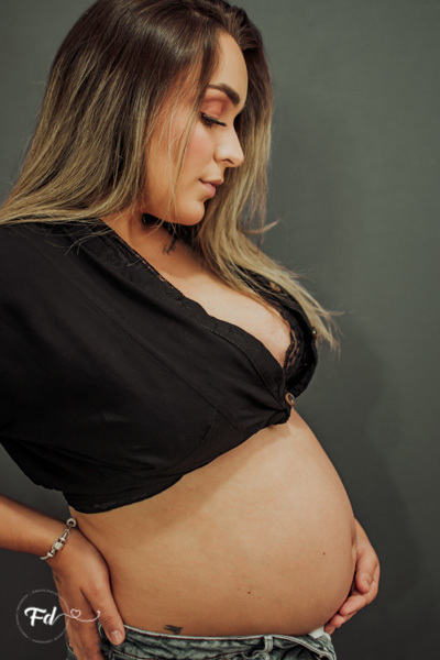 ensaio de gestante; fotos de gravida em estudio; estudio de fotos em campo grande; fotos fran duailibi; fotografa campo grande; fotografo de gestante; ensaio com chapeu; ensaio criativo gestante; fotos de gravida; maternidade; ensaio sozinha de gestante; 