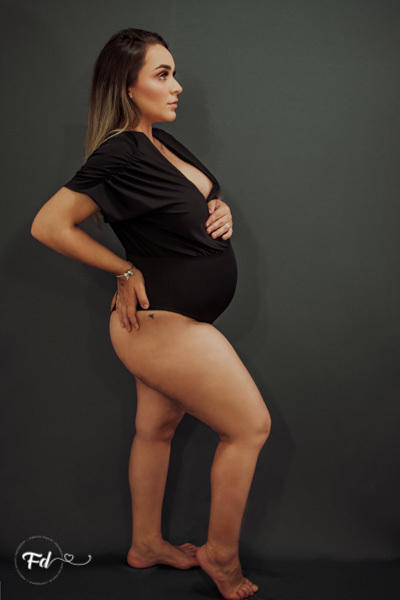 ensaio de gestante; fotos de gravida em estudio; estudio de fotos em campo grande; fotos fran duailibi; fotografa campo grande; fotografo de gestante; ensaio com chapeu; ensaio criativo gestante; fotos de gravida; maternidade; ensaio sozinha de gestante; 