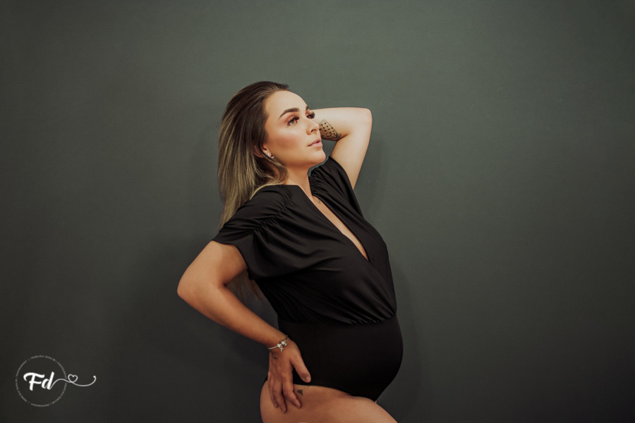 ensaio de gestante; fotos de gravida em estudio; estudio de fotos em campo grande; fotos fran duailibi; fotografa campo grande; fotografo de gestante; ensaio com chapeu; ensaio criativo gestante; fotos de gravida; maternidade; ensaio sozinha de gestante; 