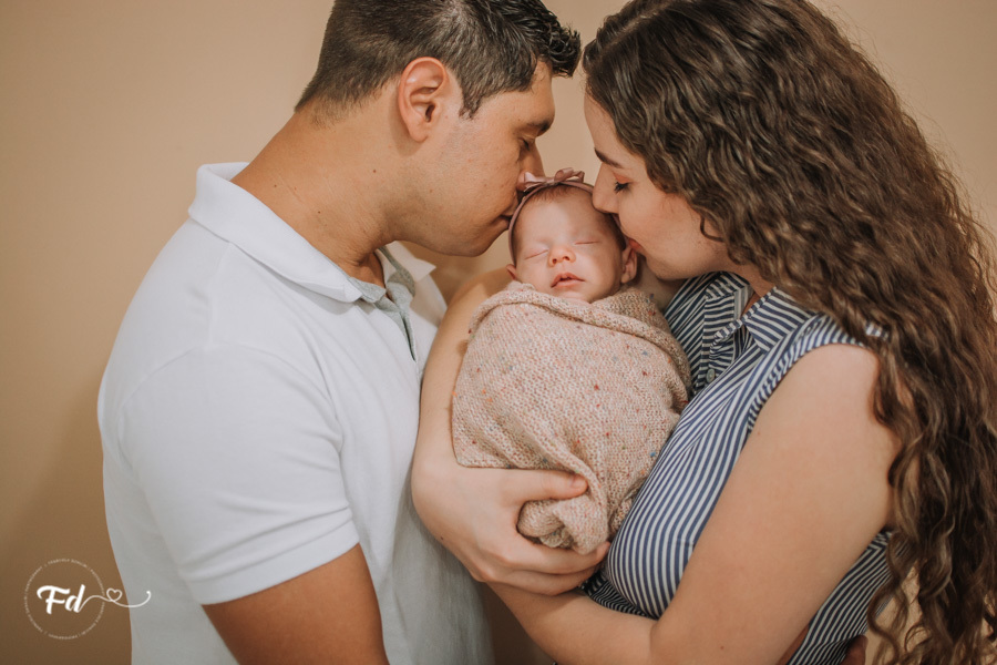  sessao newborn; newborn; campo grande; baby boy; fotos fran duailibi; mae de menina; pai de menina; newborn girl; mudo rosa; ensaio newborn; fotos de recem nascido campo grande; fotografo em campo grande; fotos de bebe; bebe com mamae; bebe com familia