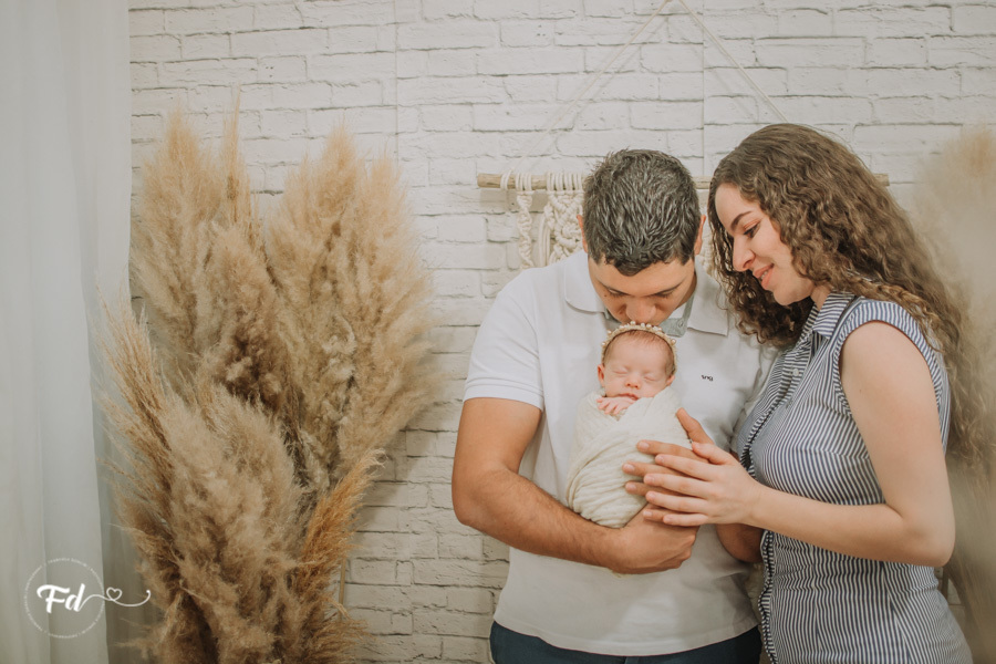  sessao newborn; newborn; campo grande; baby boy; fotos fran duailibi; mae de menina; pai de menina; newborn girl; mudo rosa; ensaio newborn; fotos de recem nascido campo grande; fotografo em campo grande; fotos de bebe; bebe com mamae; bebe com familia