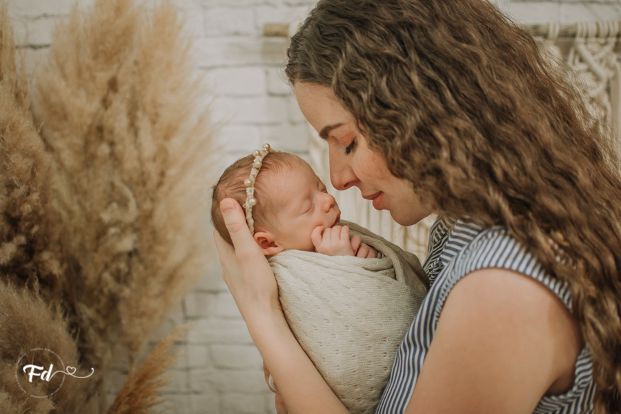  sessao newborn; newborn; campo grande; baby boy; fotos fran duailibi; mae de menina; pai de menina; newborn girl; mudo rosa; ensaio newborn; fotos de recem nascido campo grande; fotografo em campo grande; fotos de bebe; bebe com mamae; bebe com familia