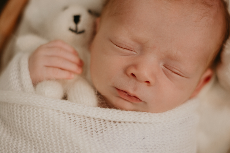  sessao newborn; newborn; campo grande; baby boy; fotos fran duailibi; mae de menina; pai de menina; newborn girl; mudo rosa; ensaio newborn; fotos de recem nascido campo grande; fotografo em campo grande; fotos de bebe; bebe com mamae; bebe com familia