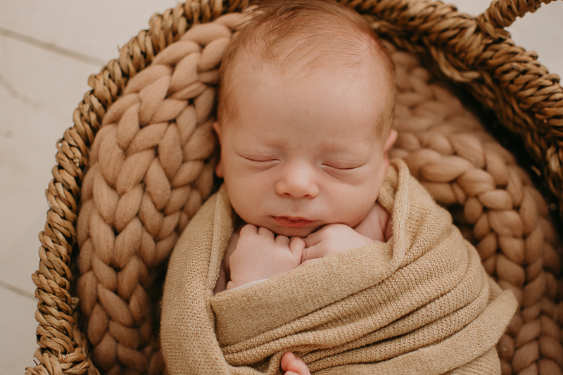  sessao newborn; newborn; campo grande; baby boy; fotos fran duailibi; mae de menina; pai de menina; newborn girl; mudo rosa; ensaio newborn; fotos de recem nascido campo grande; fotografo em campo grande; fotos de bebe; bebe com mamae; bebe com familia