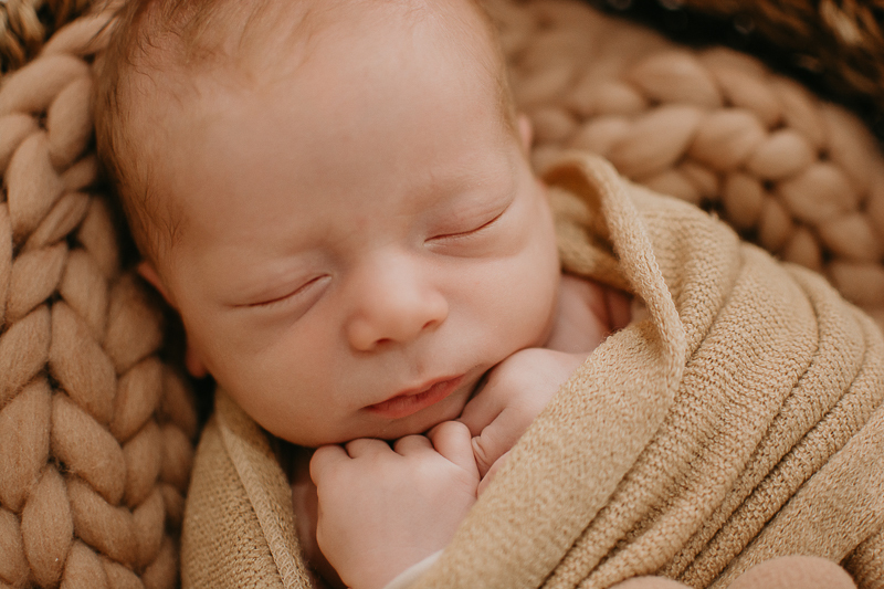  sessao newborn; newborn; campo grande; baby boy; fotos fran duailibi; mae de menina; pai de menina; newborn girl; mudo rosa; ensaio newborn; fotos de recem nascido campo grande; fotografo em campo grande; fotos de bebe; bebe com mamae; bebe com familia