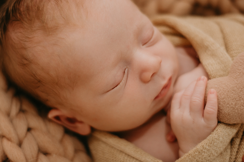  sessao newborn; newborn; campo grande; baby boy; fotos fran duailibi; mae de menina; pai de menina; newborn girl; mudo rosa; ensaio newborn; fotos de recem nascido campo grande; fotografo em campo grande; fotos de bebe; bebe com mamae; bebe com familia