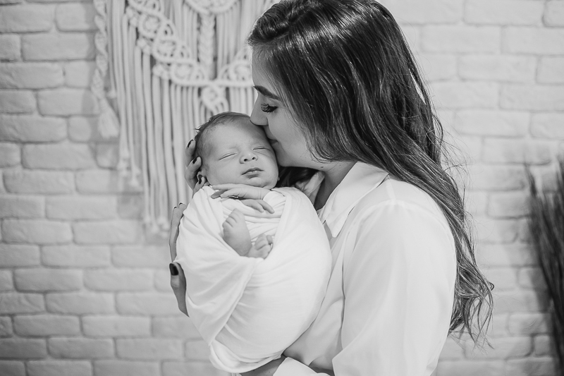  sessao newborn; newborn; campo grande; baby boy; fotos fran duailibi; mae de menina; pai de menina; newborn girl; mudo rosa; ensaio newborn; fotos de recem nascido campo grande; fotografo em campo grande; fotos de bebe; bebe com mamae; bebe com familia