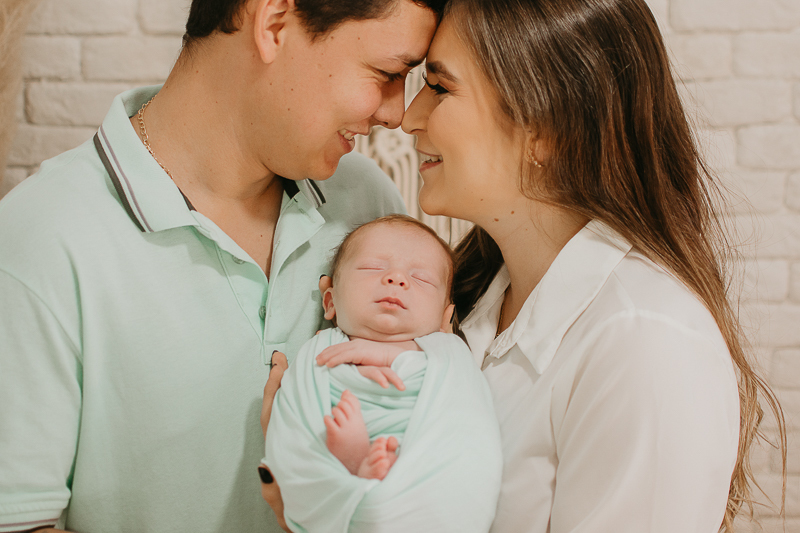  sessao newborn; newborn; campo grande; baby boy; fotos fran duailibi; mae de menina; pai de menina; newborn girl; mudo rosa; ensaio newborn; fotos de recem nascido campo grande; fotografo em campo grande; fotos de bebe; bebe com mamae; bebe com familia