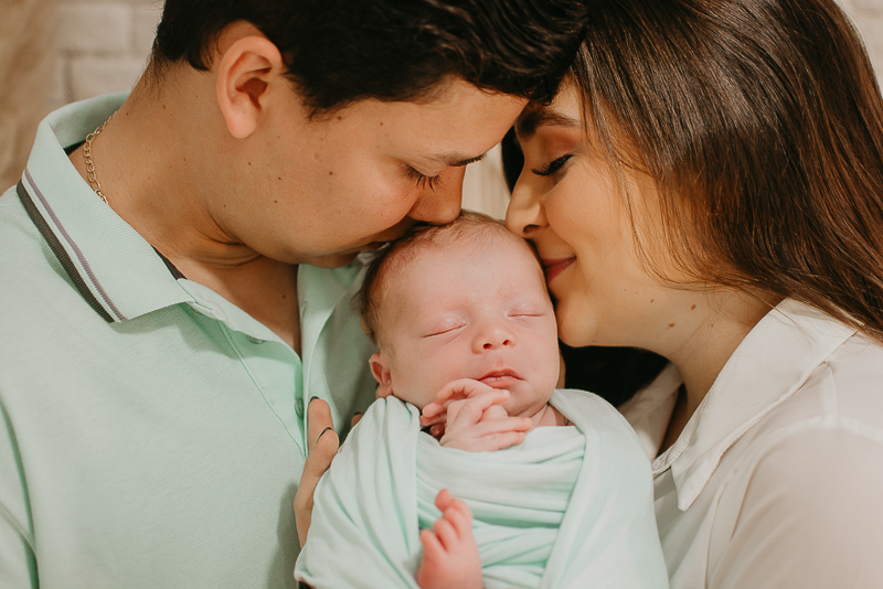  sessao newborn; newborn; campo grande; baby boy; fotos fran duailibi; mae de menina; pai de menina; newborn girl; mudo rosa; ensaio newborn; fotos de recem nascido campo grande; fotografo em campo grande; fotos de bebe; bebe com mamae; bebe com familia