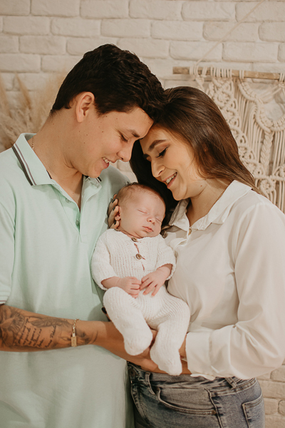  sessao newborn; newborn; campo grande; baby boy; fotos fran duailibi; mae de menina; pai de menina; newborn girl; mudo rosa; ensaio newborn; fotos de recem nascido campo grande; fotografo em campo grande; fotos de bebe; bebe com mamae; bebe com familia