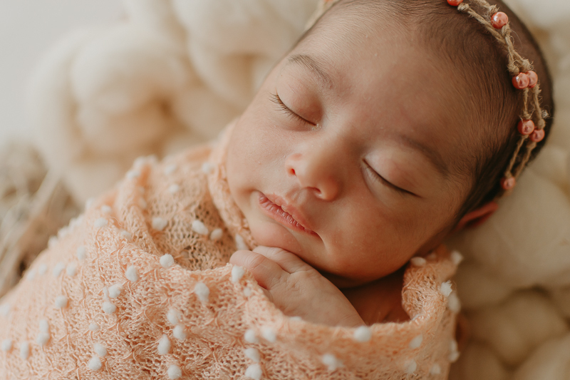  sessao newborn; newborn; campo grande; baby boy; fotos fran duailibi; mae de menina; pai de menina; newborn girl; mudo rosa; ensaio newborn; fotos de recem nascido campo grande; fotografo em campo grande; fotos de bebe; bebe com mamae; bebe com familia