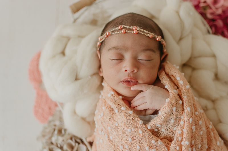  sessao newborn; newborn; campo grande; baby boy; fotos fran duailibi; mae de menina; pai de menina; newborn girl; mudo rosa; ensaio newborn; fotos de recem nascido campo grande; fotografo em campo grande; fotos de bebe; bebe com mamae; bebe com familia