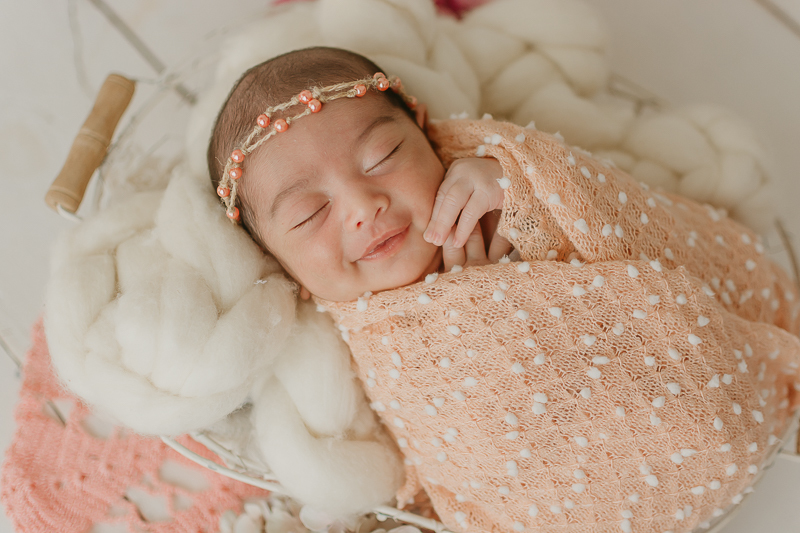  sessao newborn; newborn; campo grande; baby boy; fotos fran duailibi; mae de menina; pai de menina; newborn girl; mudo rosa; ensaio newborn; fotos de recem nascido campo grande; fotografo em campo grande; fotos de bebe; bebe com mamae; bebe com familia