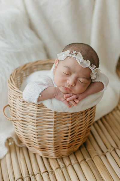  sessao newborn; newborn; campo grande; baby boy; fotos fran duailibi; mae de menina; pai de menina; newborn girl; mudo rosa; ensaio newborn; fotos de recem nascido campo grande; fotografo em campo grande; fotos de bebe; bebe com mamae; bebe com familia