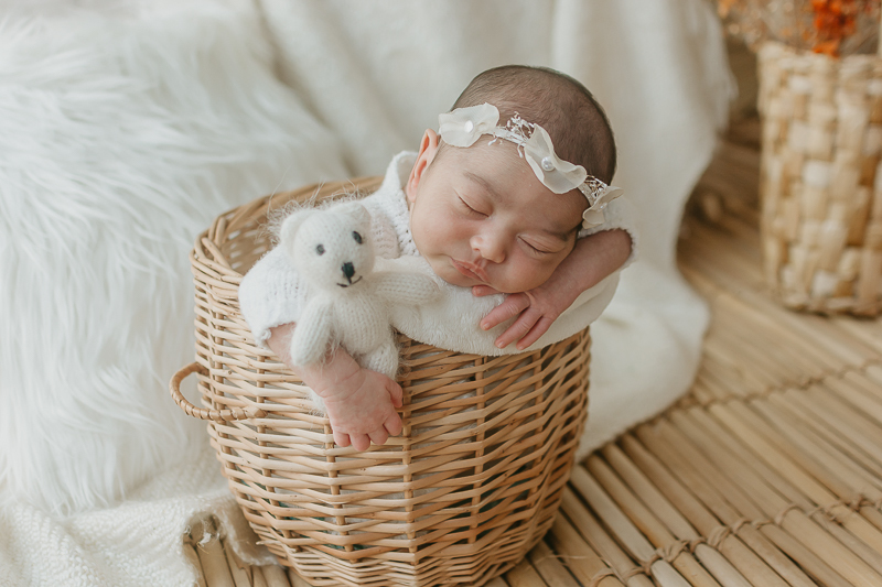  sessao newborn; newborn; campo grande; baby boy; fotos fran duailibi; mae de menina; pai de menina; newborn girl; mudo rosa; ensaio newborn; fotos de recem nascido campo grande; fotografo em campo grande; fotos de bebe; bebe com mamae; bebe com familia