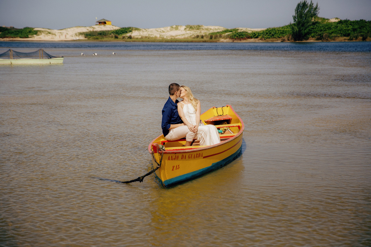 ensaio casal - ensaio pre casamento - pre wedding - ensaio na guarda do embau - ensaio na praia - ensaio no litoral - Camila e Gustavo - fotografia de casamento - fotografos jaragua do sul - Chroma Fotografia