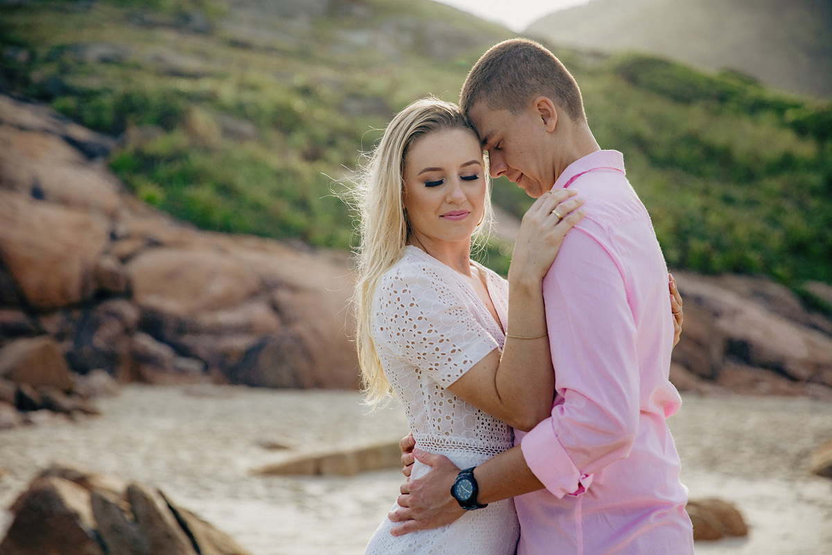 ensaio casal - ensaio pre casamento - pre wedding - ensaio na guarda do embau - ensaio na praia - ensaio no litoral - Camila e Gustavo - fotografia de casamento - fotografos jaragua do sul - Chroma Fotografia