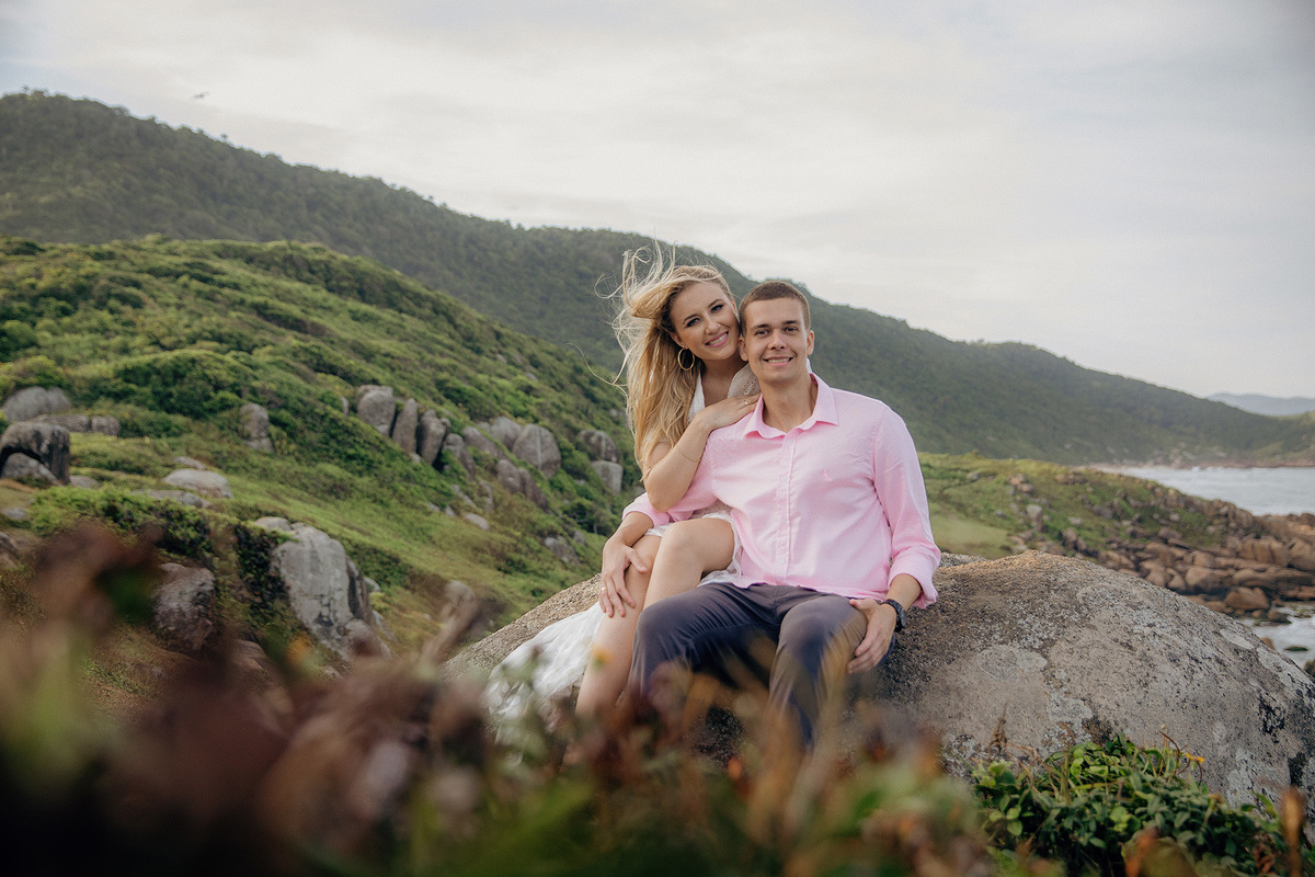 ensaio casal - ensaio pre casamento - pre wedding - ensaio na guarda do embau - ensaio na praia - ensaio no litoral - Camila e Gustavo - fotografia de casamento - fotografos jaragua do sul - Chroma Fotografia