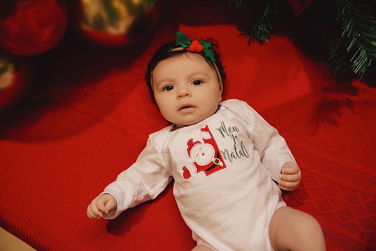 ensaio acompanhamento - ensaio mensal - mae de menina - ensaio em casa - ensaio externo - fotografos jaragua do sul - fotografia de familia - chroma fotografia