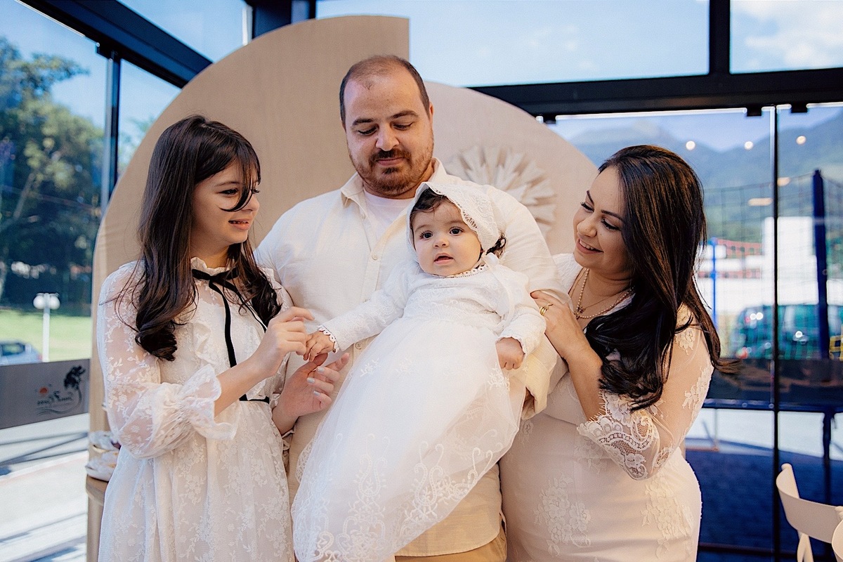 ensaio acompanhamento - ensaio mensal - mae de menina - ensaio em casa - ensaio externo - fotografos jaragua do sul - fotografia de familia - chroma fotografia