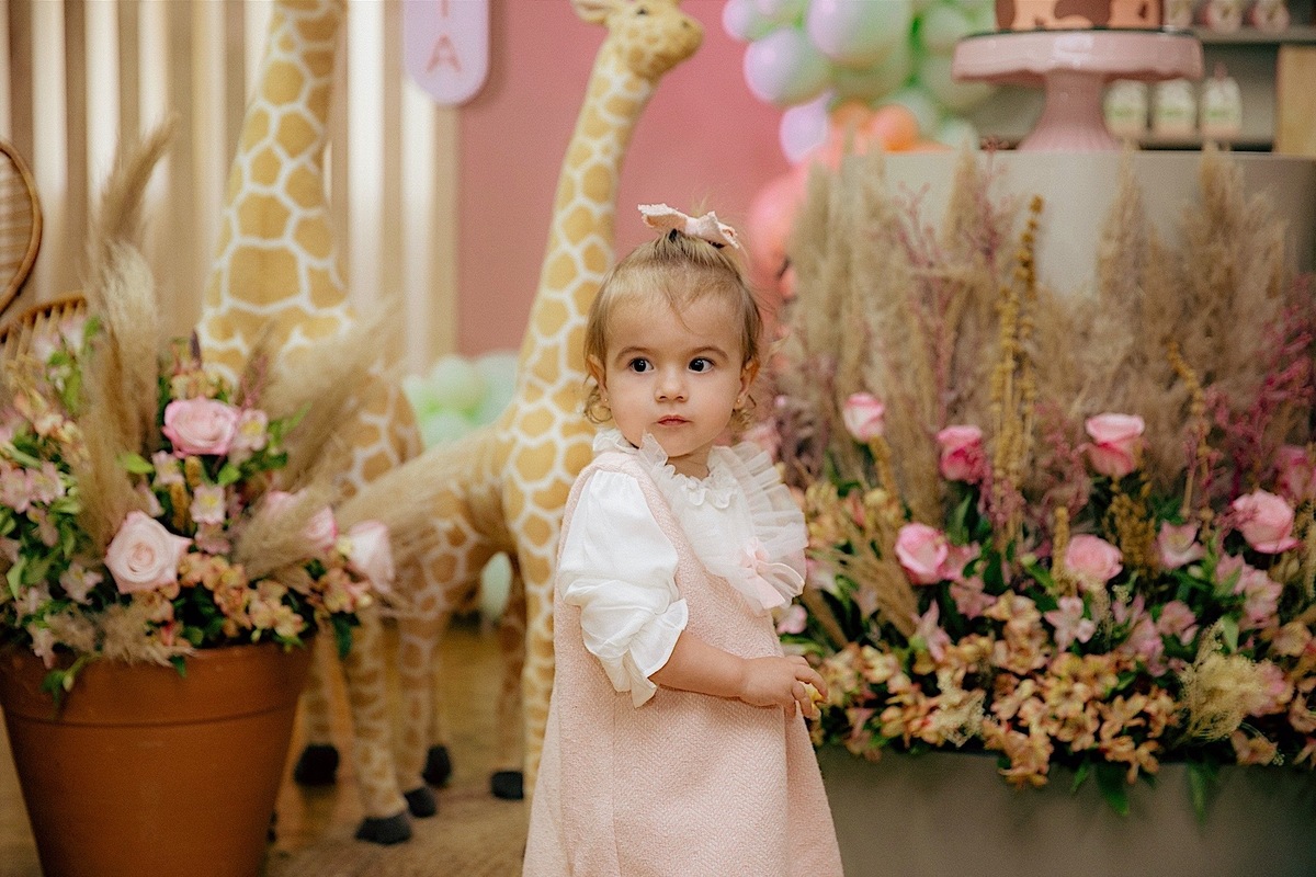 aniversario - aniversario infantil - mae de menina - festa infantil - tema safari menina - fotografos jaragua do sul - fotografos de familia - chroma fotografia