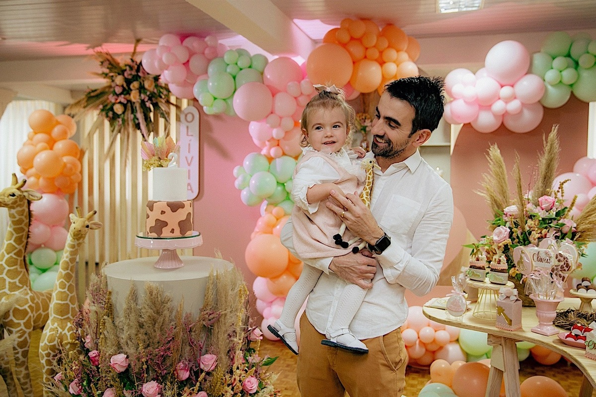 aniversario - aniversario infantil - mae de menina - festa infantil - tema safari menina - fotografos jaragua do sul - fotografos de familia - chroma fotografia