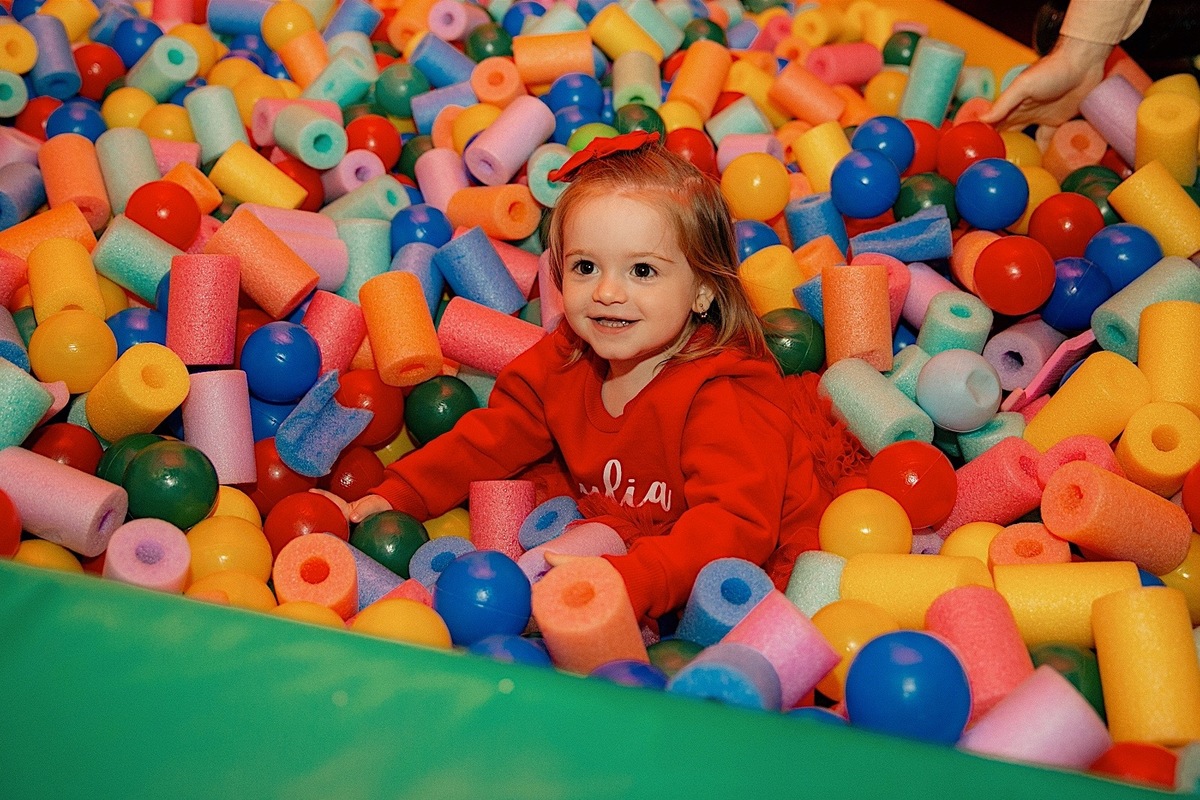 aniversario - festa de aniversario - aniversarsario infantil - mae de menina - tema branca de neve - fotografia de familia - fotografos jaragua do sul - chroma fotografia