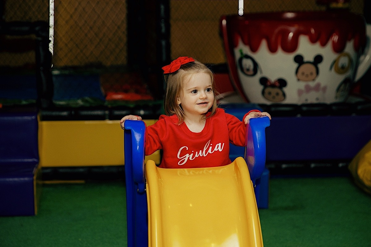 aniversario - festa de aniversario - aniversarsario infantil - mae de menina - tema branca de neve - fotografia de familia - fotografos jaragua do sul - chroma fotografia