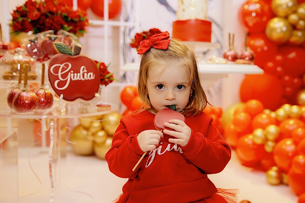 aniversario - festa de aniversario - aniversarsario infantil - mae de menina - tema branca de neve - fotografia de familia - fotografos jaragua do sul - chroma fotografia