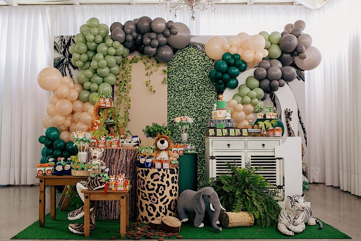 aniversario - aniversario infantil - aniversario de 1 ano - tema safari  - mae de menino - pai de menino - festa infantil - fotografos de familia - fotografos jaragua do sul - chroma fotografia