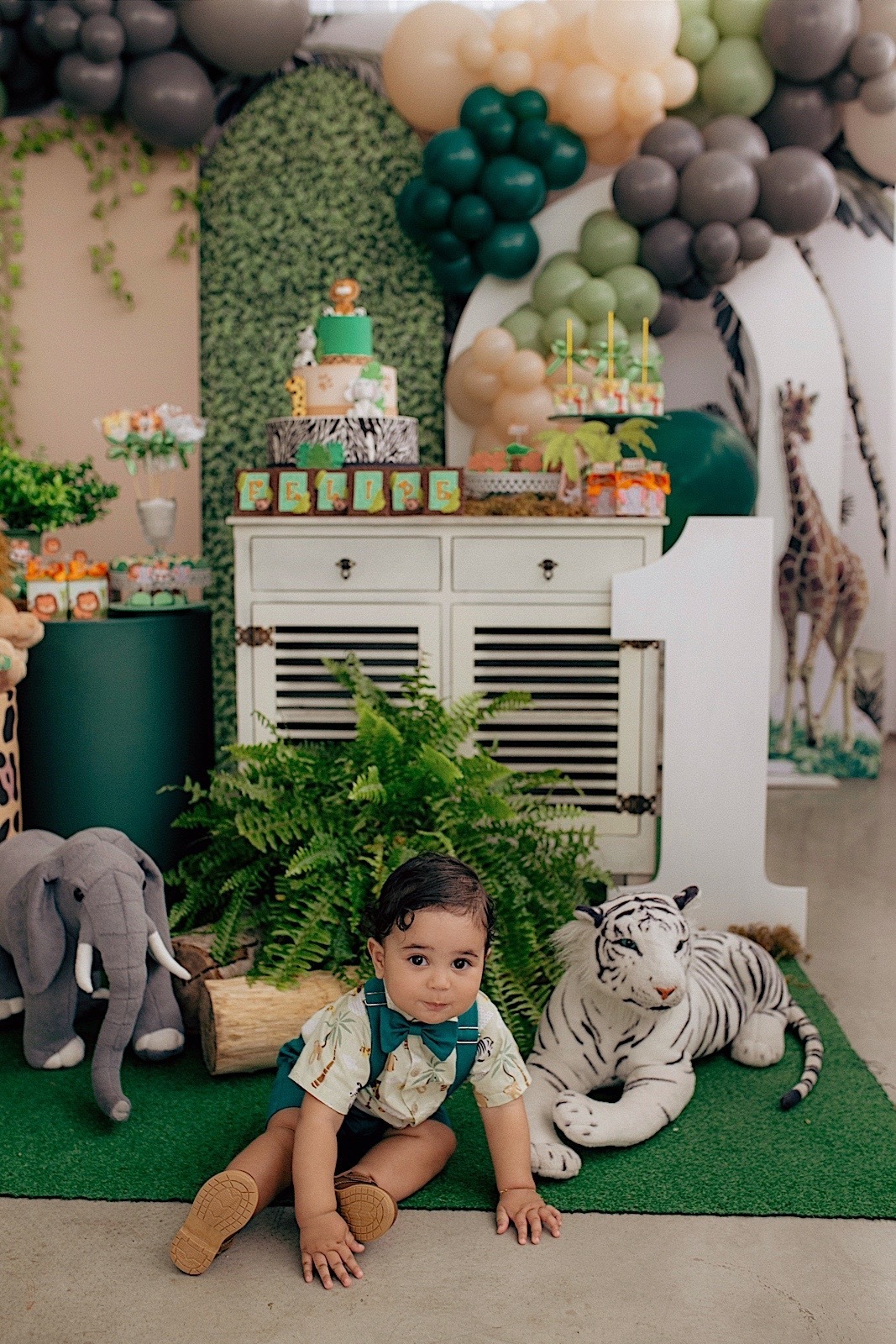 aniversario - aniversario infantil - aniversario de 1 ano - tema safari  - mae de menino - pai de menino - festa infantil - fotografos de familia - fotografos jaragua do sul - chroma fotografia