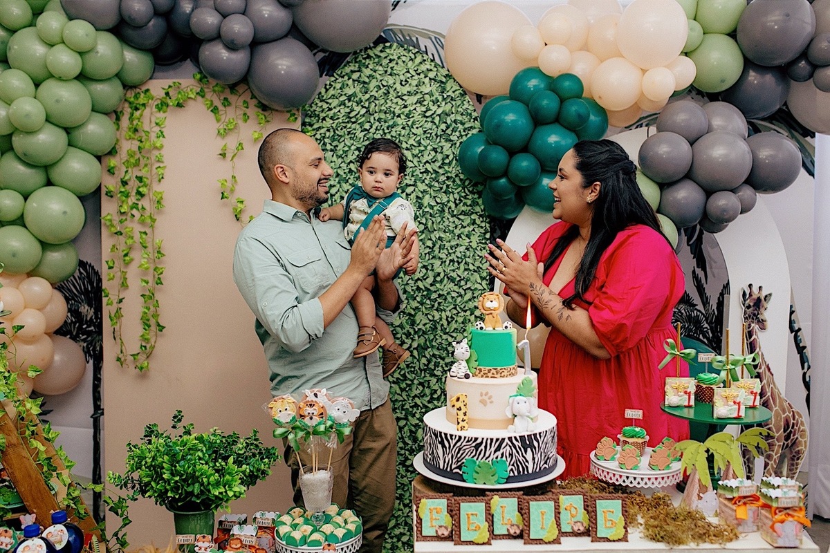 aniversario - aniversario infantil - aniversario de 1 ano - tema safari  - mae de menino - pai de menino - festa infantil - fotografos de familia - fotografos jaragua do sul - chroma fotografia