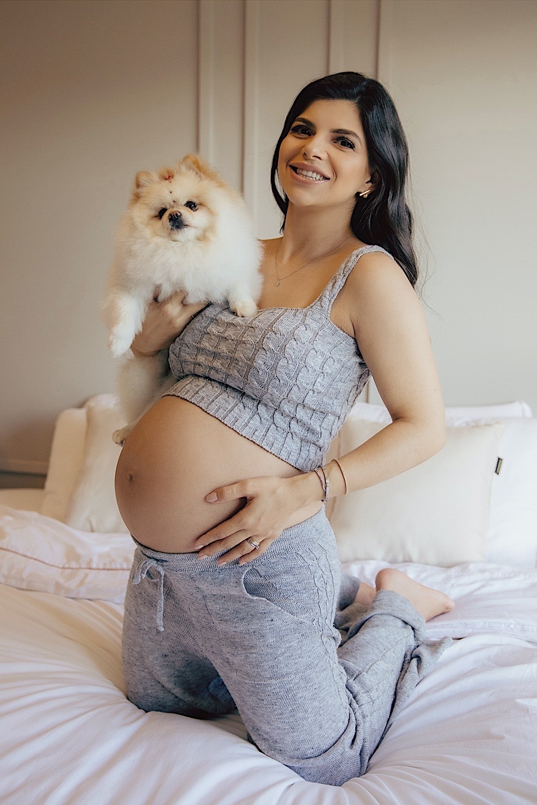ensaio gestante - gestante - ensaio família - ensaio a espera de Lara - ensaio em casa - ensaio em jaraguá do sul - fotografia de familia - fotografos jaragua do sul - chroma fotografia