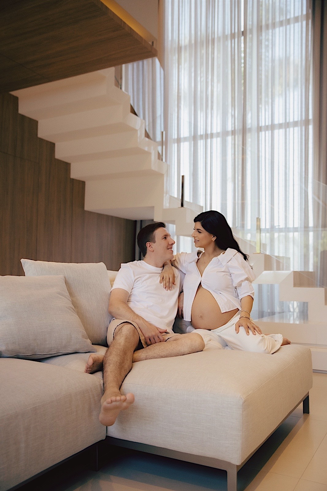 ensaio gestante - gestante - ensaio família - ensaio a espera de Lara - ensaio em casa - ensaio em jaraguá do sul - fotografia de familia - fotografos jaragua do sul - chroma fotografia