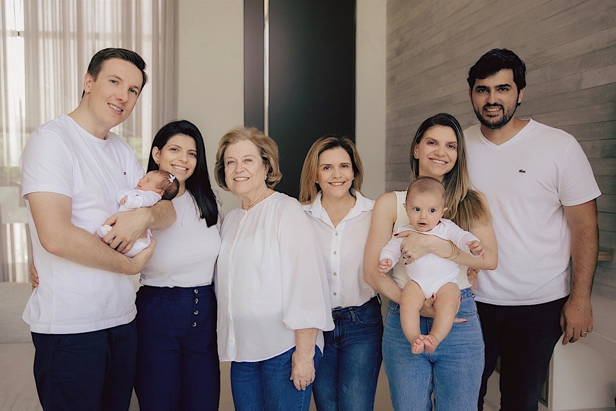 ensaio familia - ensaio infantil - familia - ensaio lara 10 dias - ensaio em casa - ensaio em jaragua do sul - chroma fotografia