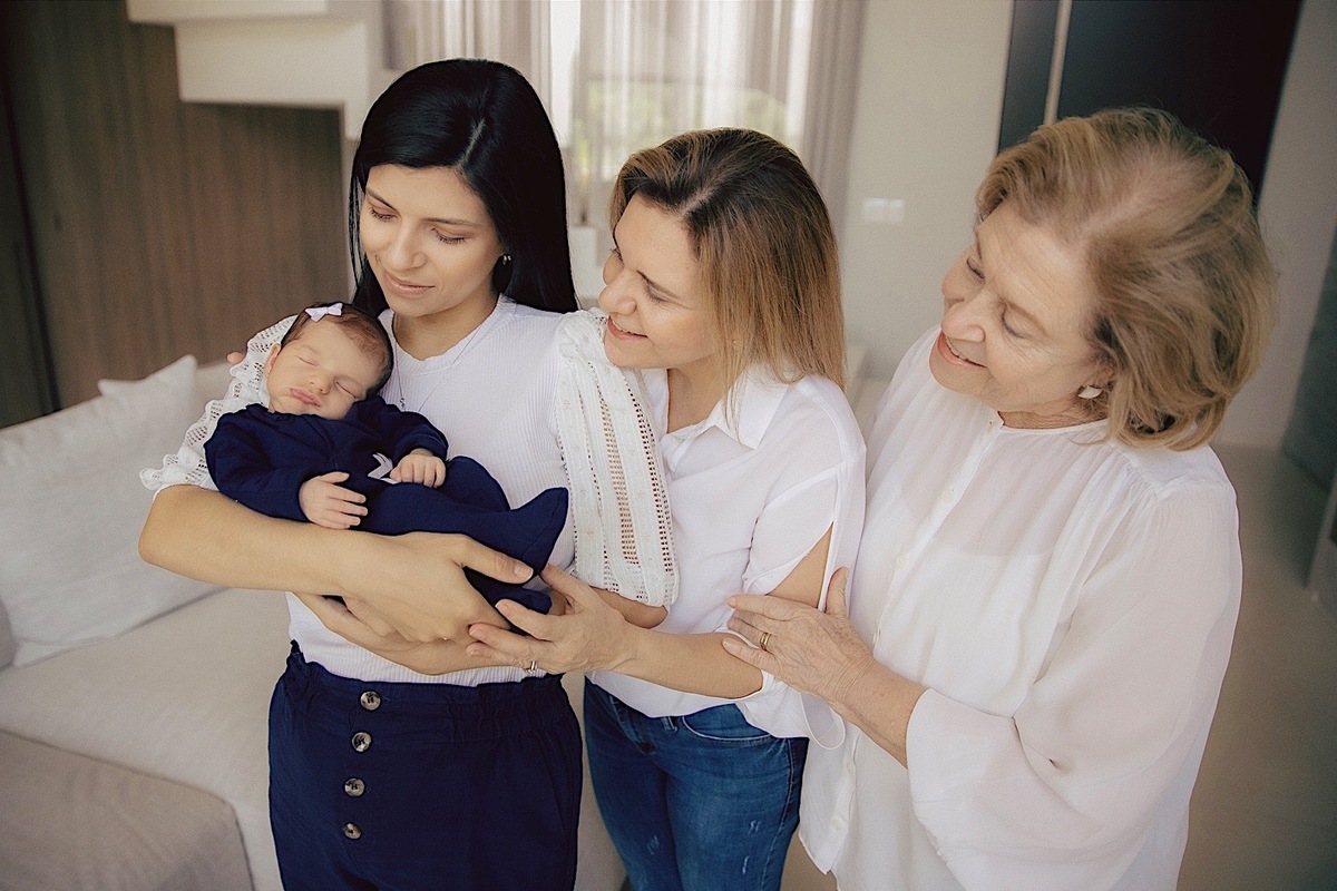 ensaio familia - ensaio infantil - familia - ensaio lara 10 dias - ensaio em casa - ensaio em jaragua do sul - chroma fotografia