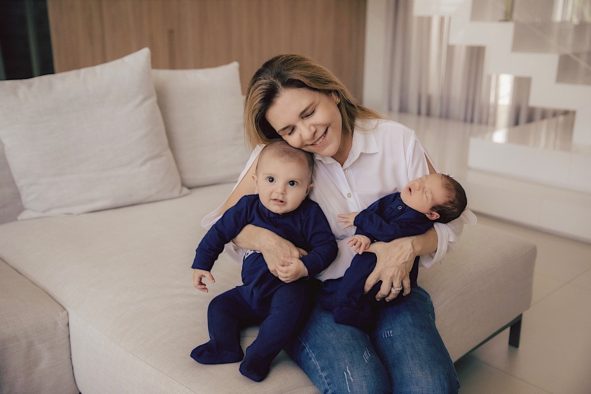 ensaio familia - ensaio infantil - familia - ensaio lara 10 dias - ensaio em casa - ensaio em jaragua do sul - chroma fotografia