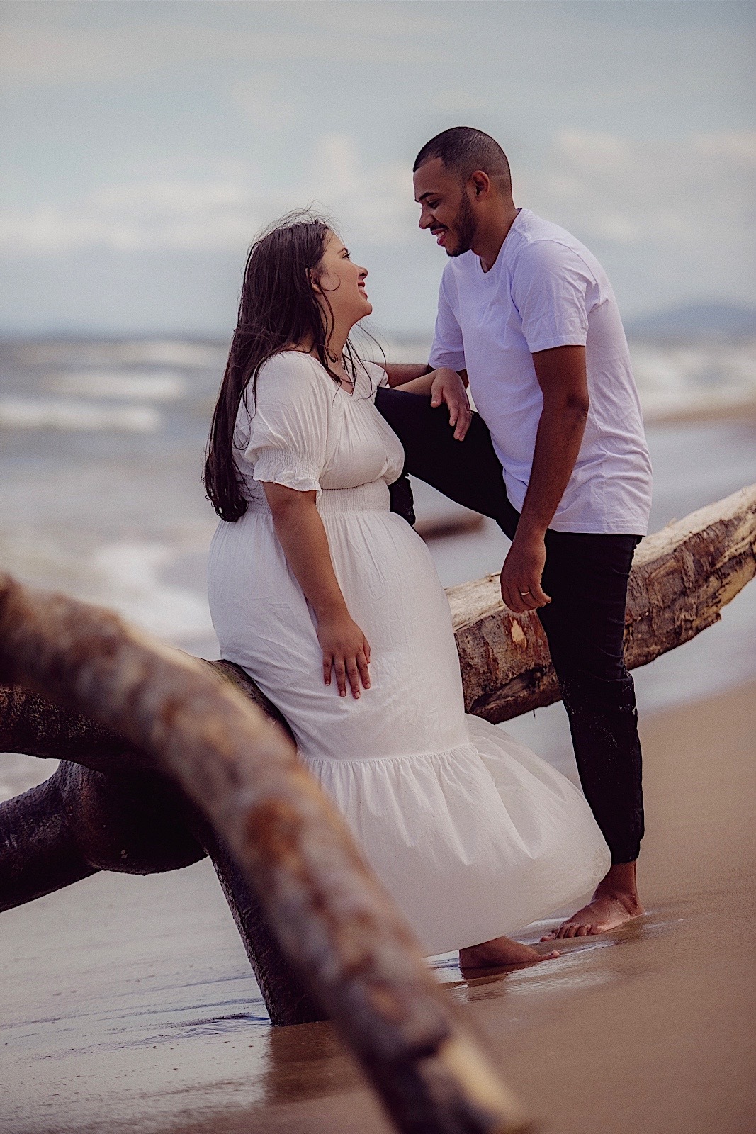 ensaio na praia - ensaio externo - ensaio no litoral - ensaio casal - fotografos de casamento - fotografos jaragua do sul - Chroma fotografia - ensaio em barra do sul