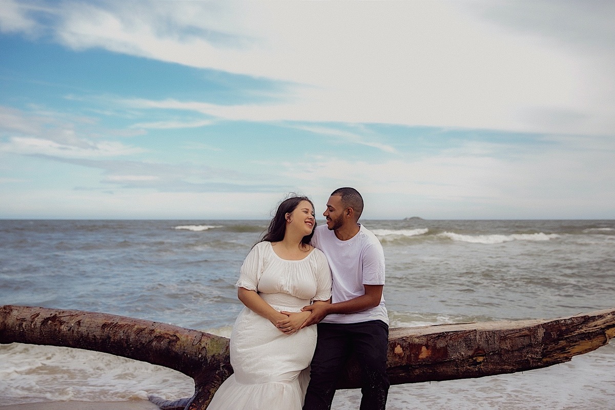 ensaio na praia - ensaio externo - ensaio no litoral - ensaio casal - fotografos de casamento - fotografos jaragua do sul - Chroma fotografia - ensaio em barra do sul