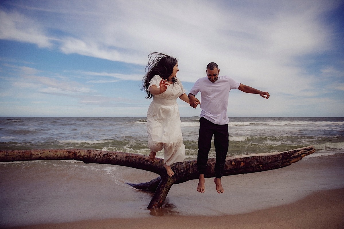 ensaio na praia - ensaio externo - ensaio no litoral - ensaio casal - fotografos de casamento - fotografos jaragua do sul - Chroma fotografia - ensaio em barra do sul