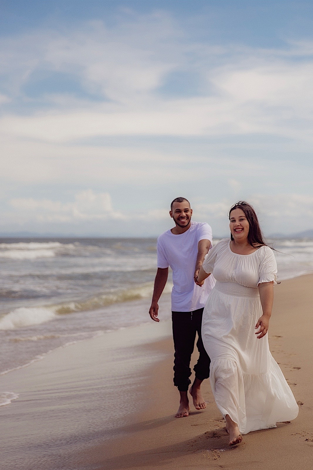 ensaio na praia - ensaio externo - ensaio no litoral - ensaio casal - fotografos de casamento - fotografos jaragua do sul - Chroma fotografia - ensaio em barra do sul