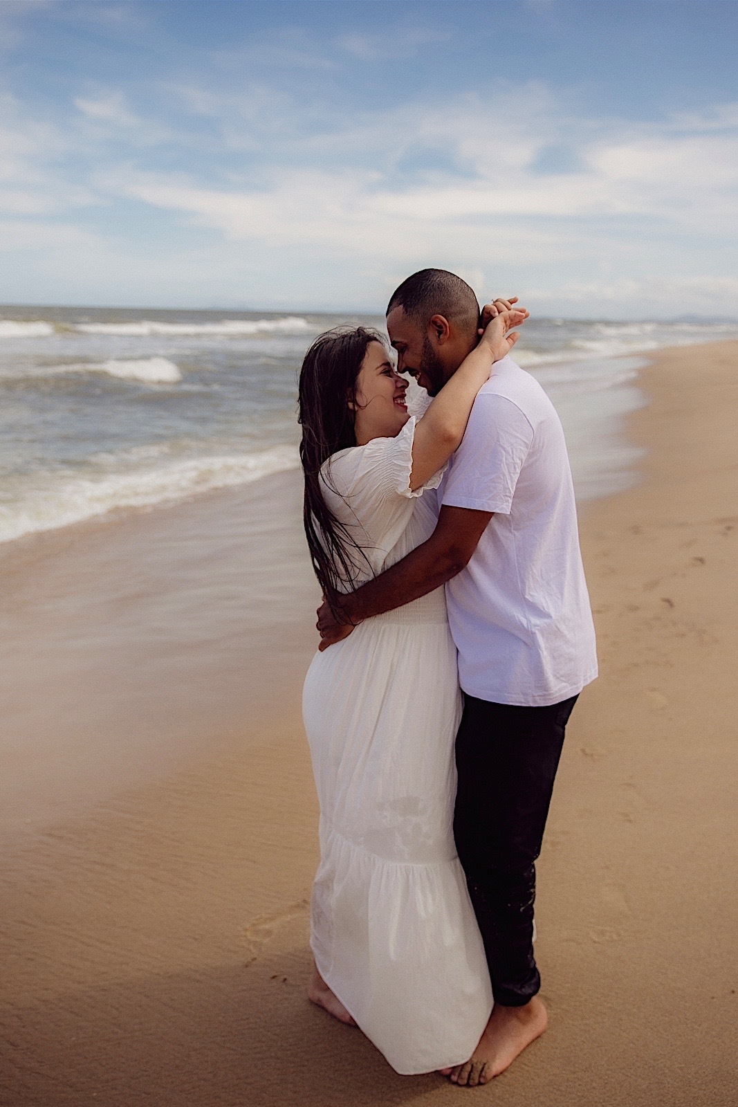 ensaio na praia - ensaio externo - ensaio no litoral - ensaio casal - fotografos de casamento - fotografos jaragua do sul - Chroma fotografia - ensaio em barra do sul