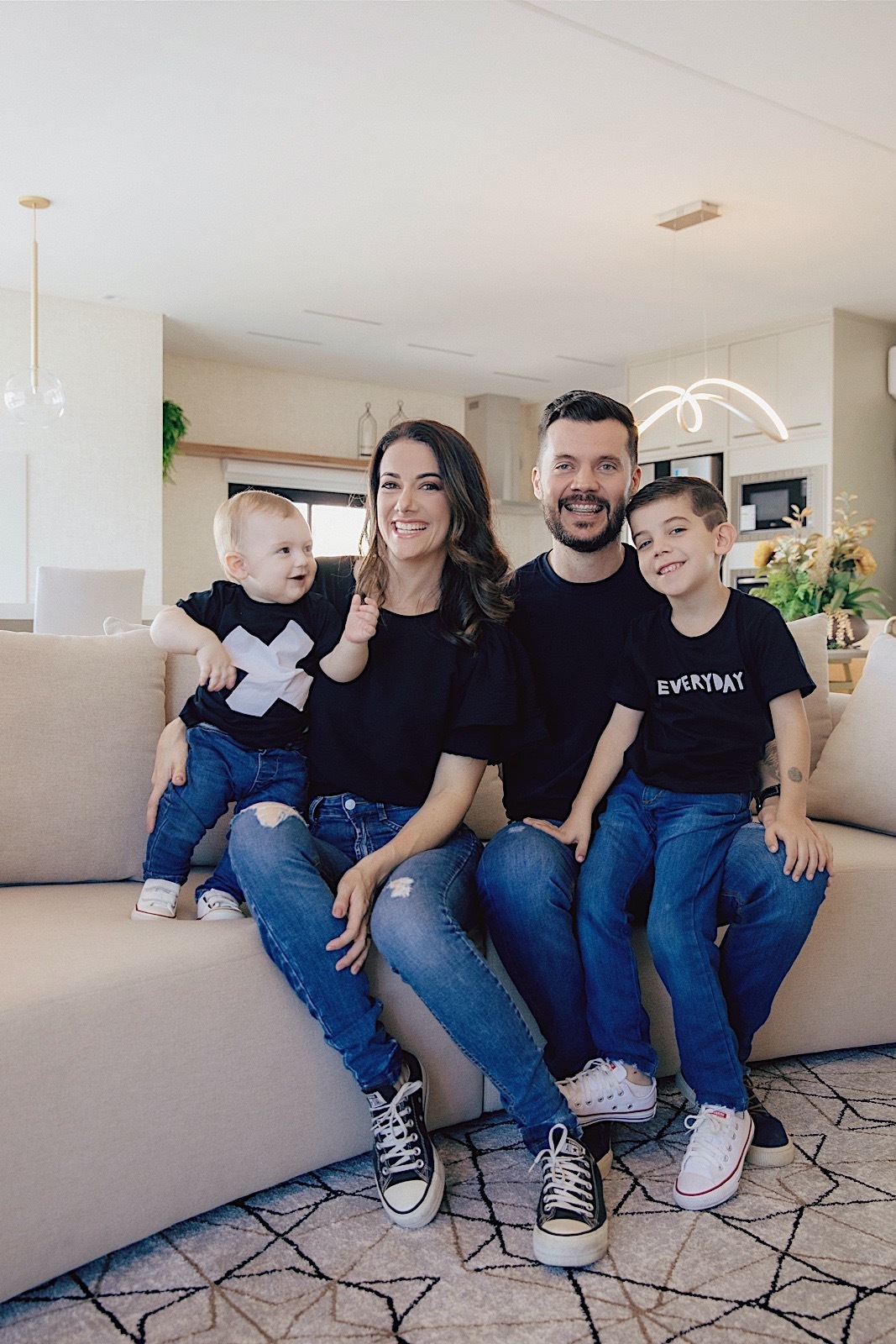 ensaio familia - ensaio em casa - ensaio fotografico - fotografos de itapema - fotografia de familia - familia - chroma fotografia