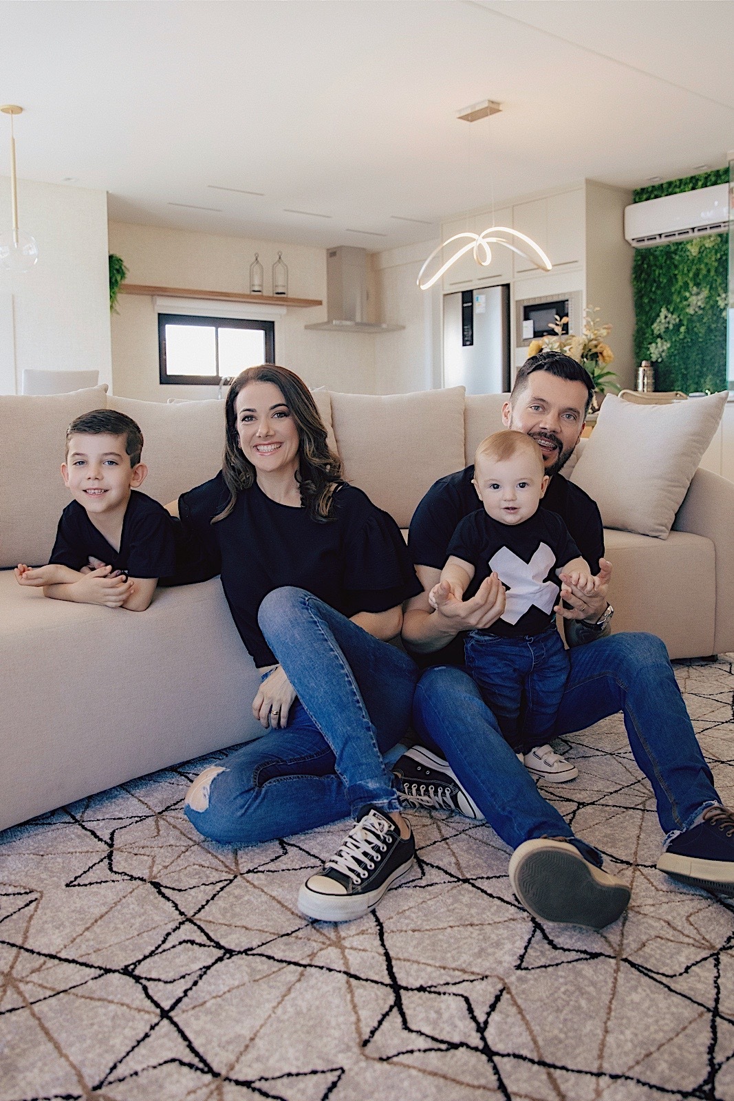 ensaio familia - ensaio em casa - ensaio fotografico - fotografos de itapema - fotografia de familia - familia - chroma fotografia