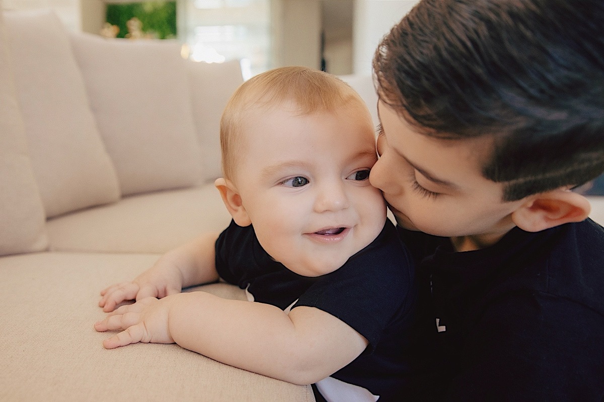 ensaio familia - ensaio em casa - ensaio fotografico - fotografos de itapema - fotografia de familia - familia - chroma fotografia