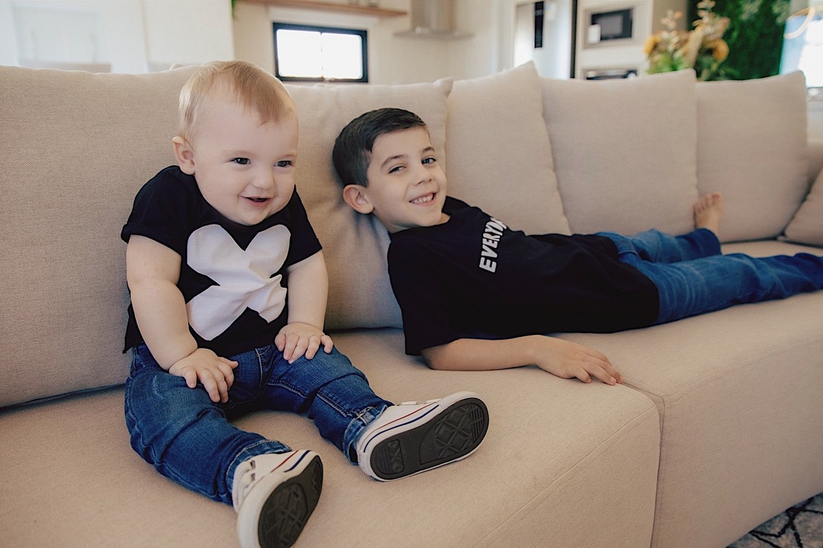 ensaio familia - ensaio em casa - ensaio fotografico - fotografos de itapema - fotografia de familia - familia - chroma fotografia